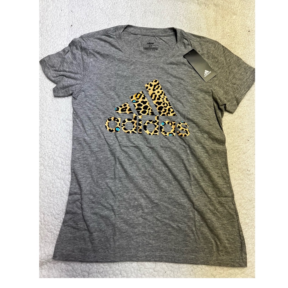 Gray shirt with leopard print adidas